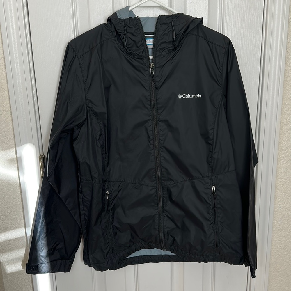 Women Columbia windbreaker/lightweight nylon rain jacket (M)